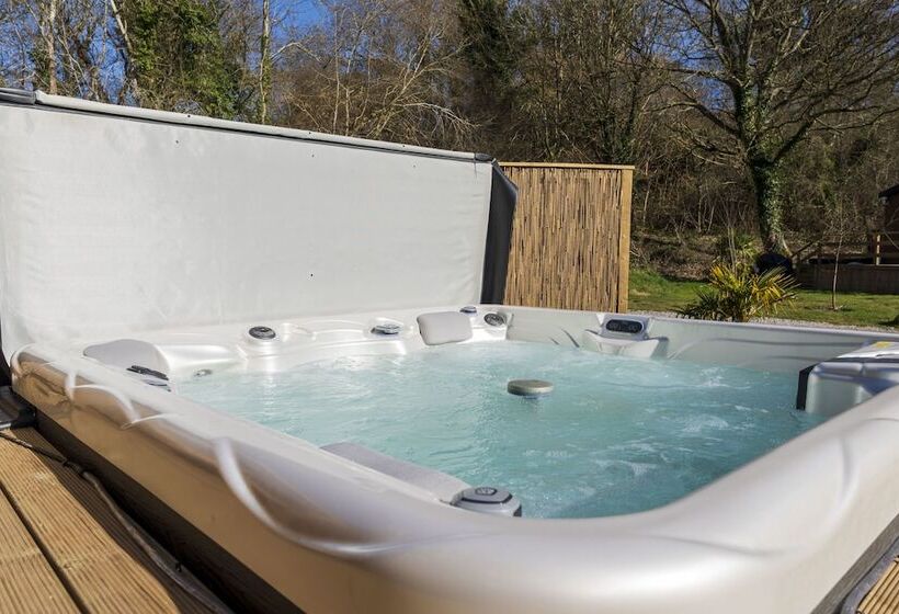 管理人员工作室, Herons Lake Retreat