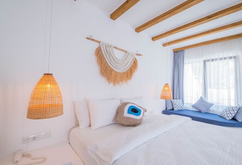 Номер Стандарт Вид на Бассейн, Kassandra Boutique