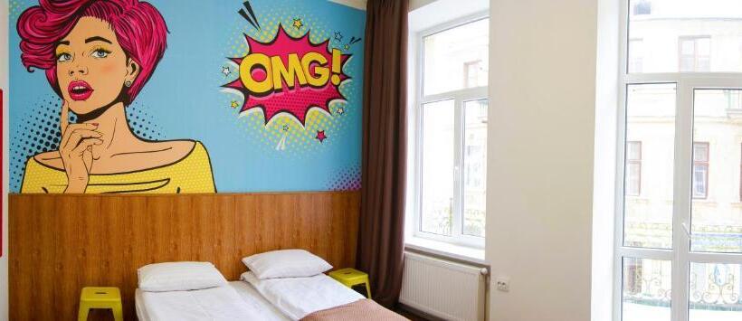 Standard Room with Balcony, Pop Art Hostel