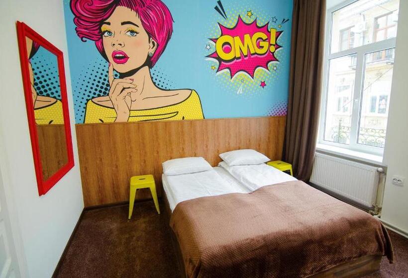 Standard Room with Balcony, Pop Art Hostel