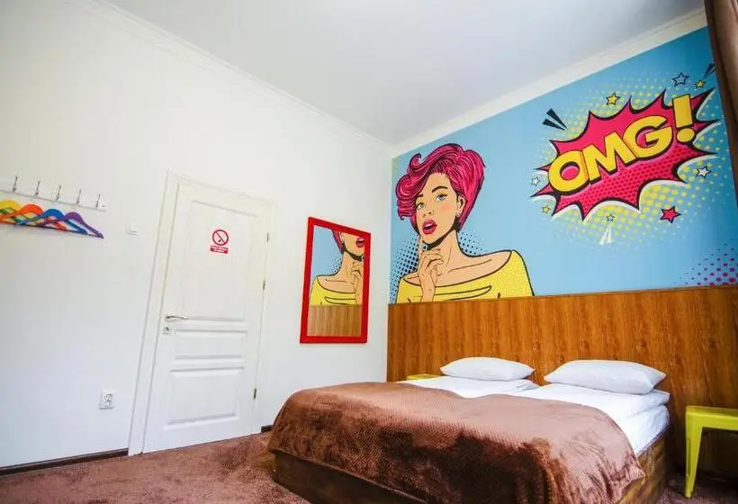 اتاق استاندارد با بالکن, Pop Art Hostel