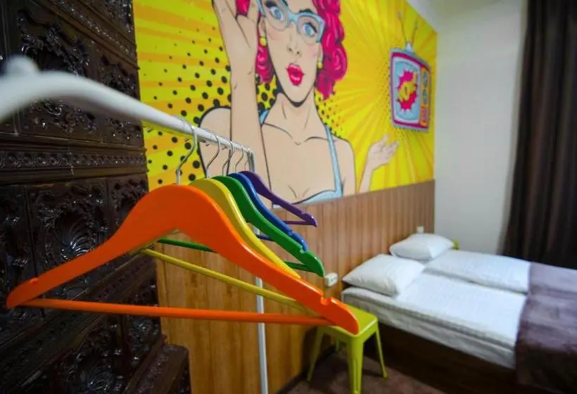 اتاق استاندارد, Pop Art Hostel