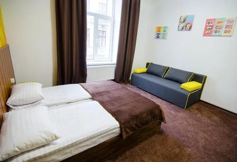 اتاق استاندارد, Pop Art Hostel