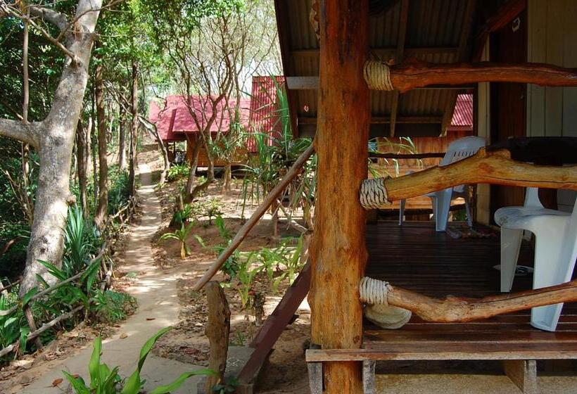 בקתה סטנדרטית, Jungle Hill Beach Bungalow