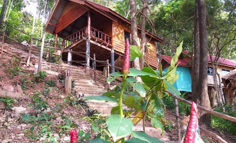 בקתה סופריור, Jungle Hill Beach Bungalow