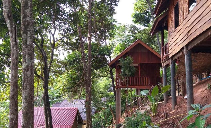 בקתה סופריור, Jungle Hill Beach Bungalow