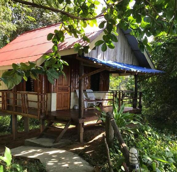 בקתה סופריור, Jungle Hill Beach Bungalow