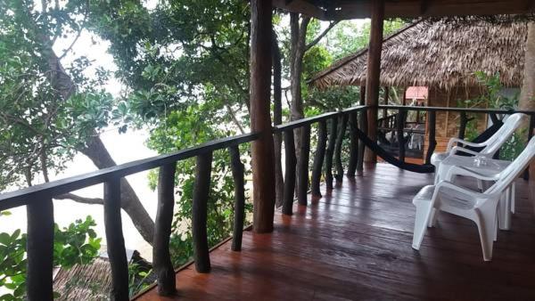 בקתה דלוקס, Jungle Hill Beach Bungalow