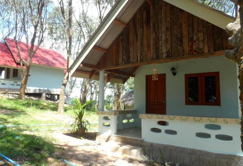 בקתה סופריור, Jungle Hill Beach Bungalow