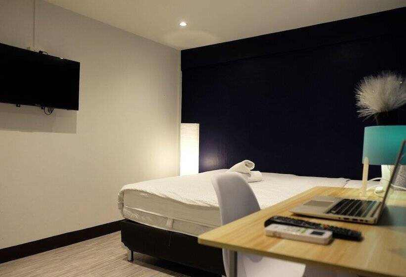 اتاق لوکس چهار تخته, Sleep With Me Bangkok  Bts Phra Khanong