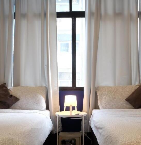 اتاق سوپریور چهار تخته, Sleep With Me Bangkok  Bts Phra Khanong