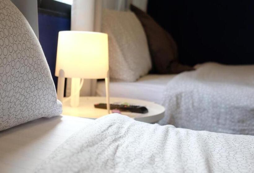 اتاق سوپریور چهار تخته, Sleep With Me Bangkok  Bts Phra Khanong