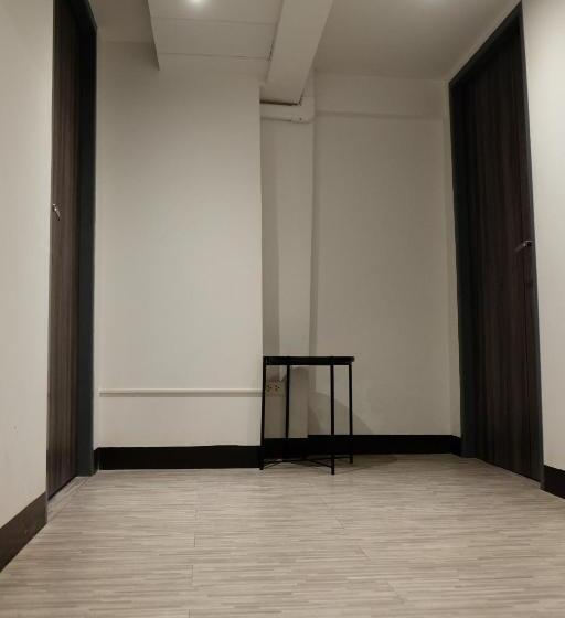 اتاق لوکس چهار تخته, Sleep With Me Bangkok  Bts Phra Khanong