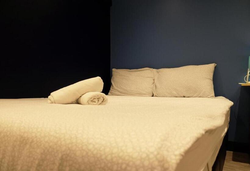 اتاق لوکس چهار تخته, Sleep With Me Bangkok  Bts Phra Khanong