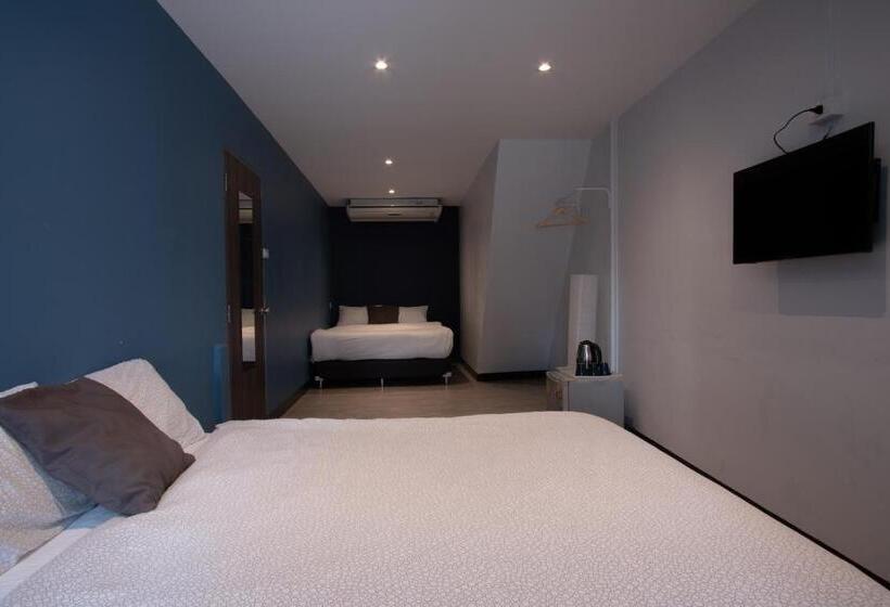 اتاق لوکس خانوادگی, Sleep With Me Bangkok  Bts Phra Khanong