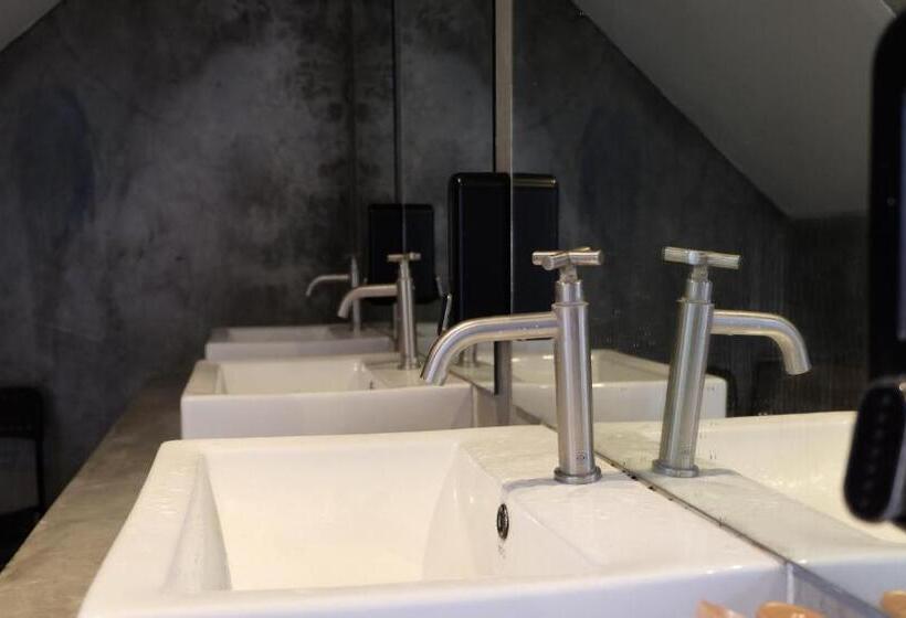 اتاق استاندارد چهارنفره با سرویس بهداشتی مشترک, Sleep With Me Bangkok  Bts Phra Khanong