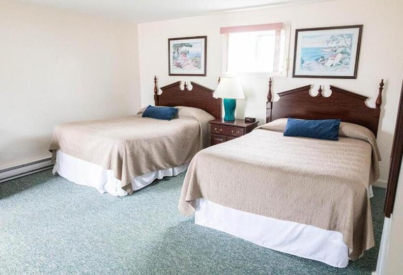 Номер Deluxe, The Garrison