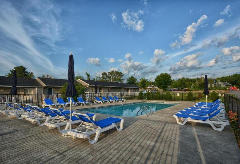 Номер Deluxe, The Garrison