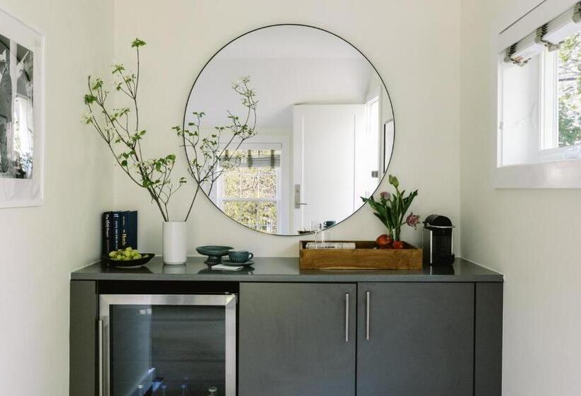 Люкс, The Roundtree, Amagansett