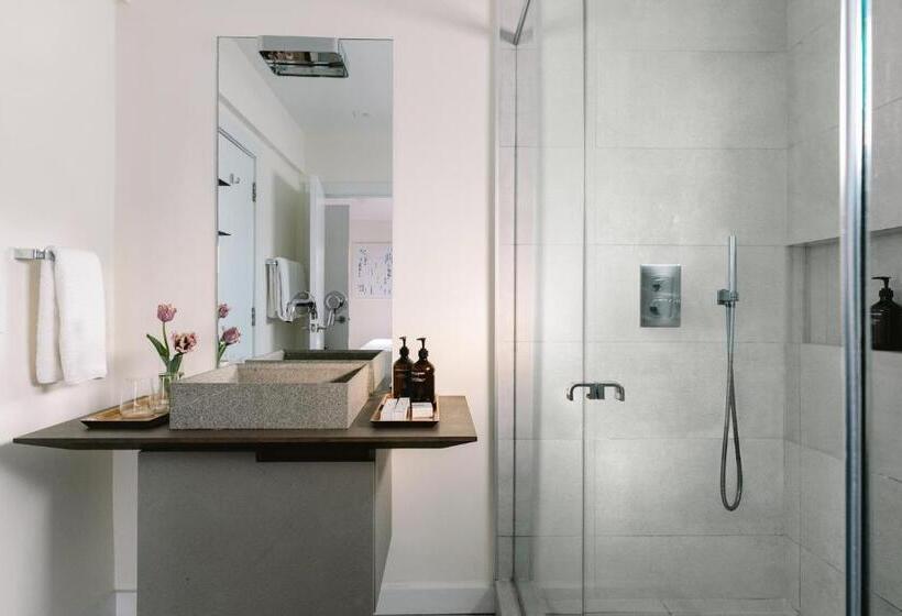 منزل غرفة نوم واحدة, The Roundtree, Amagansett