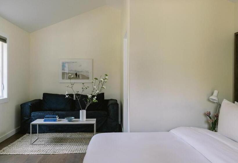 منزل غرفة نوم واحدة, The Roundtree, Amagansett