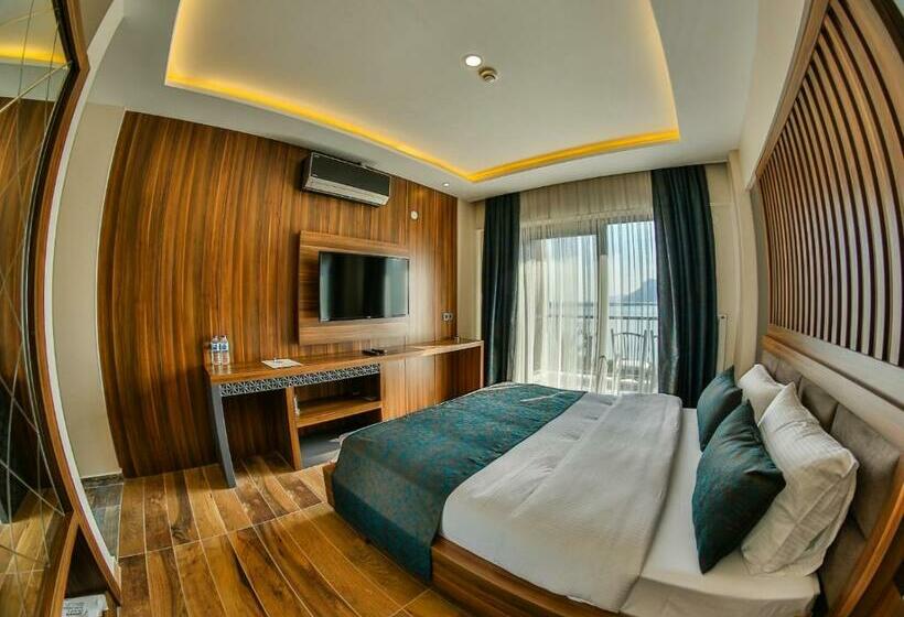 غرفة قياسية مطلّة علي البحر مزوَّدة بشُرفة, Diamond Liman