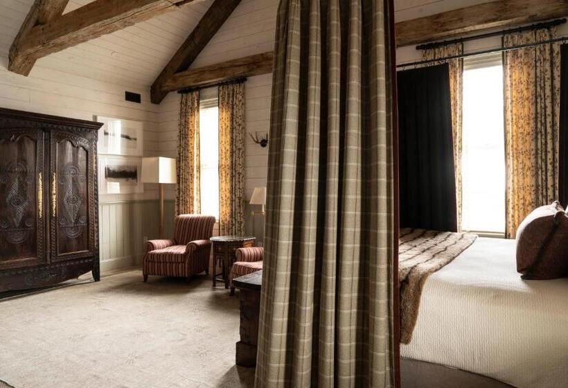 Suíte Presidencial, Eleven Scarp Ridge Lodge