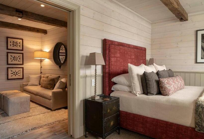 جناح سرير كينج, Eleven Scarp Ridge Lodge