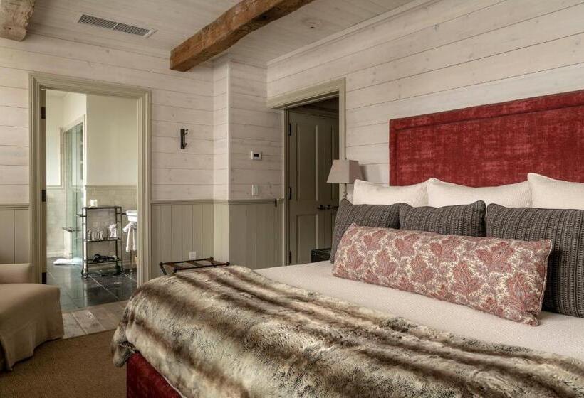 جناح سرير كينج, Eleven Scarp Ridge Lodge