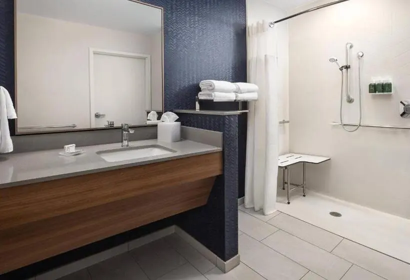 キングサイズベッドのスタンダードルーム, Fairfield Inn & Suites By Marriott South Kingstown Newport Area