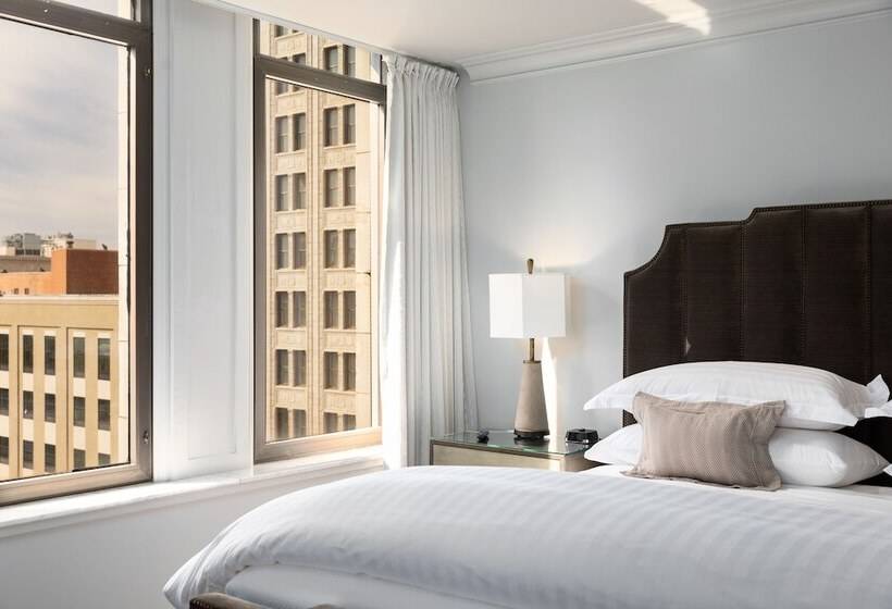 エクゼクティブスイート, John Hand Club