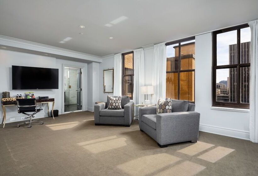 プレミアムスイート, John Hand Club