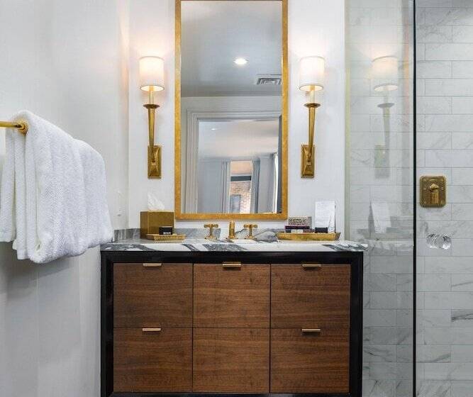 プレミアムスイート, John Hand Club