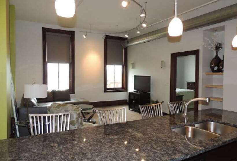 デラックススイート, Teerman Lofts