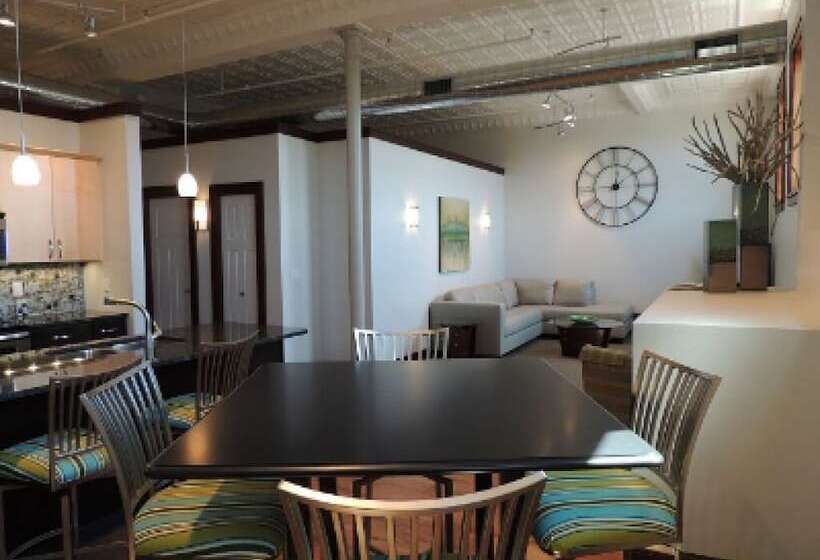 デラックススイート, Teerman Lofts