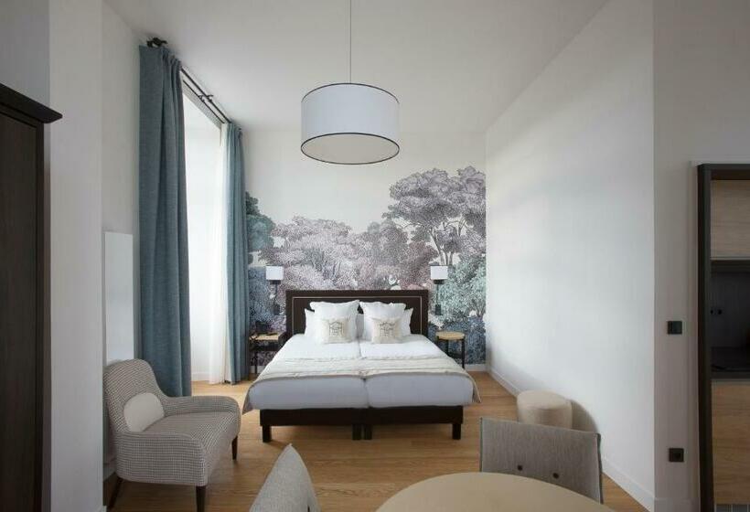 Президентский Люкс, College Des Doctrinaires