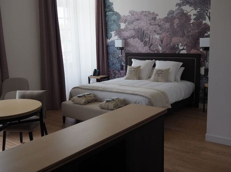 Президентский Люкс, College Des Doctrinaires