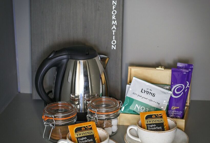 غرفة أساسية, Ffolkes Arms