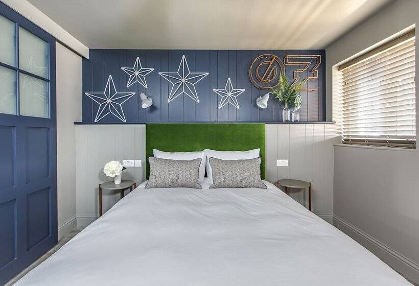 غرفة أساسية, Ffolkes Arms