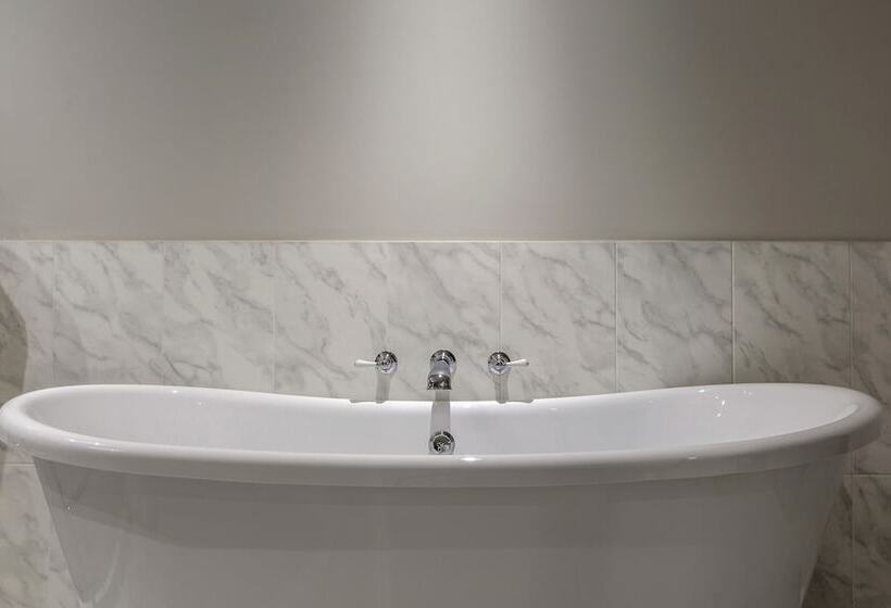 غرفة ديلوكس, Ffolkes Arms