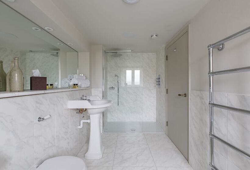 غرفة ديلوكس, Ffolkes Arms