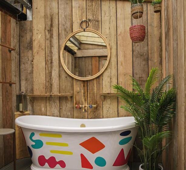 غرفة قياسية, Ffolkes Arms