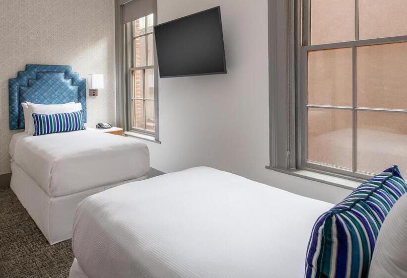 Standart Oda, Harlow