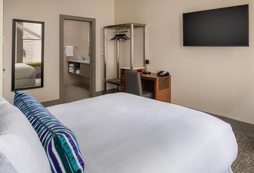 Standart Oda, Harlow