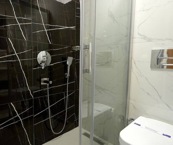 اتاق استاندارد یک تخته با چشمانداز شهر, Kartal Palace Taksim Square Fami̇ly