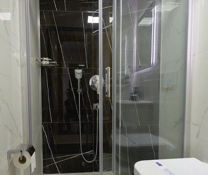 اتاق استاندارد یک تخته با چشمانداز شهر, Kartal Palace Taksim Square Fami̇ly