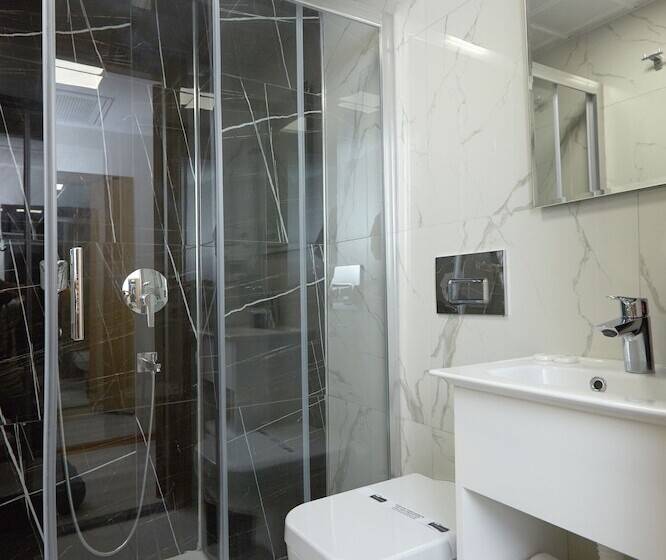 اتاق استاندارد یک تخته با چشمانداز شهر, Kartal Palace Taksim Square Fami̇ly