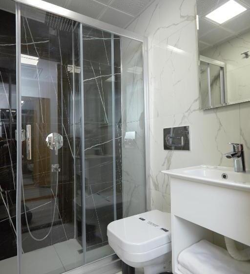 اتاق استاندارد یک تخته با چشمانداز شهر, Kartal Palace Taksim Square Fami̇ly