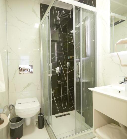 اتاق خانوادگی, Kartal Palace Taksim Square Fami̇ly