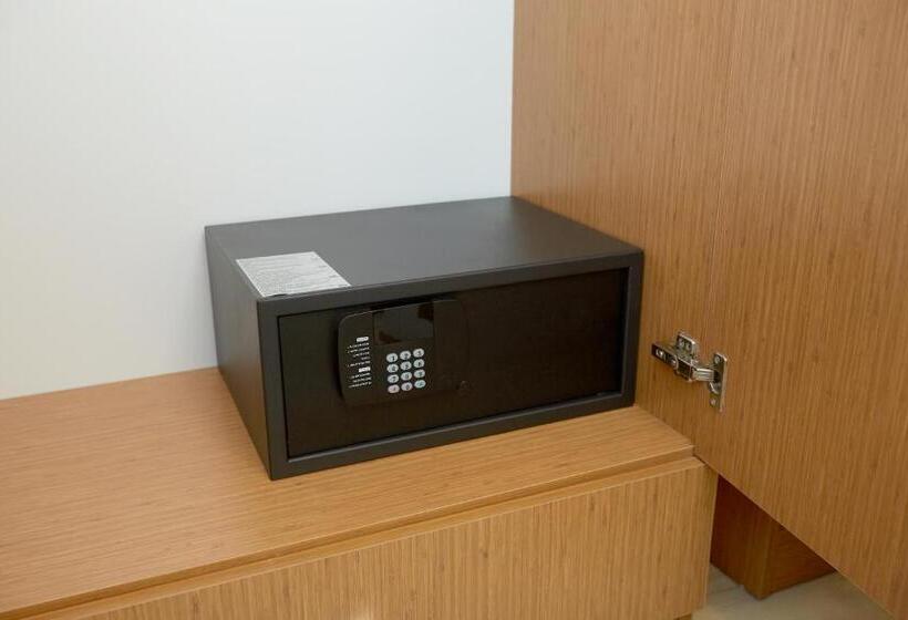 اتاق استاندارد با چشمانداز شهر, Kartal Palace Taksim Square Fami̇ly